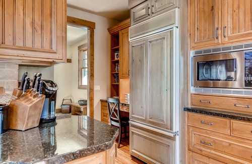 The Timbers House | Private Ski-In/Ski-Out Mountain Getaway Tucked Away in the Pines