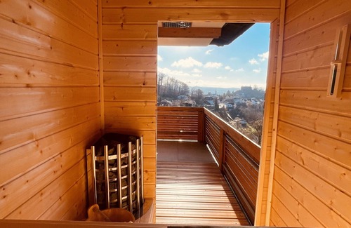Lindenfels Villa | Private spa lodge with its own whirlpool/sauna and home cinema