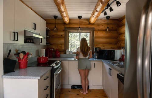 Lac Superieur Village Ski Chalet | Private SPA/Scrabble
