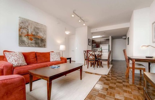 Hudson Exchange Apartment | Private & Spacious 1BR | Full Kitchen | Minutes to PATH | Jersey City by GLS