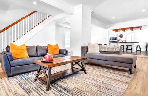 North Conway House | Private & Spacious 4BR - Firepit Area, AC, Games, Kids Loft, and Next to Trails!