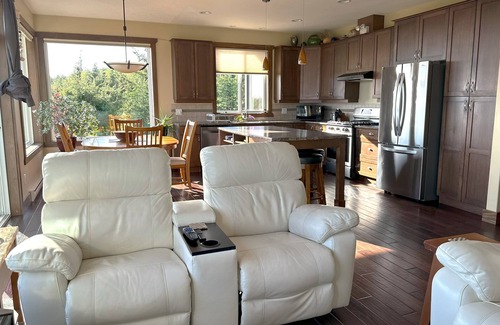 Juan de Fuca Electoral Area House | Private spacious suite w/stunning ocean views, large deck, close to beach