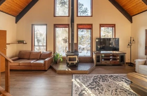 Central House | Private Spacious Cabin Near PineValley SnowCanyon and Gunlock State Park