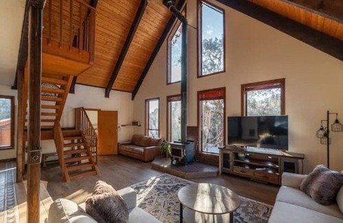 Central House | Private Spacious Cabin Near PineValley SnowCanyon and Gunlock State Park