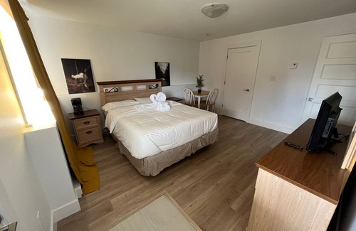 Halifax Bed & Breakfast | Private stay at Halifax (Private entrance)