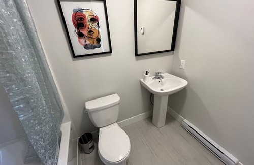 Halifax Bed & Breakfast | Private stay at Halifax (Private entrance)