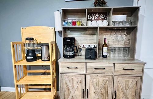 Irving House | Private Stay/Patio,Kitchen/parking/DFW