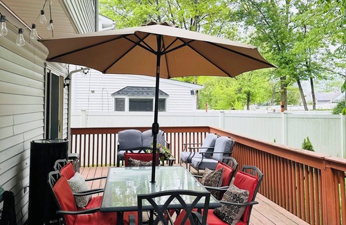 Colonia House | Private studio, Bedroom, living and bathroom, close to train to NY. Pet friendly