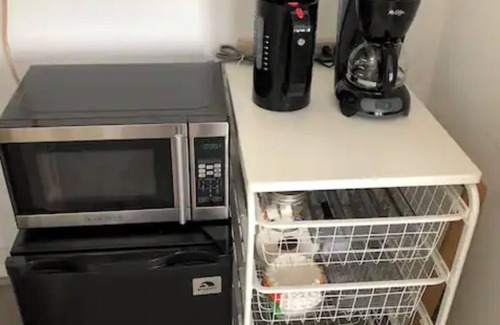 Los Angeles Apartment | Private Studio & Bath + Patio. Near Venice Beach. Los Angeles