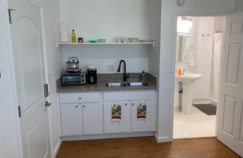 Castro Valley House | Private Studio/Downtown/Free Washer/Dryer/Fast Wi-Fi