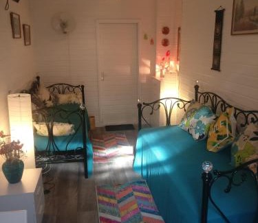 Hanger Hill Apartment | Private Studio Extension with Bathroom and Kitchen