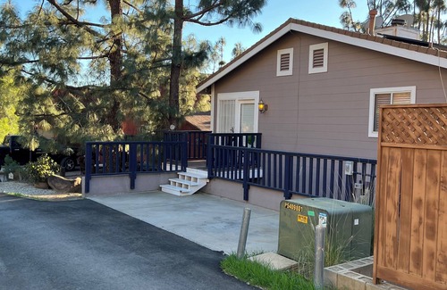Chatsworth House | Private Studio: Front Door Parking; Rustic Hill neighborhood, close to Freeway.