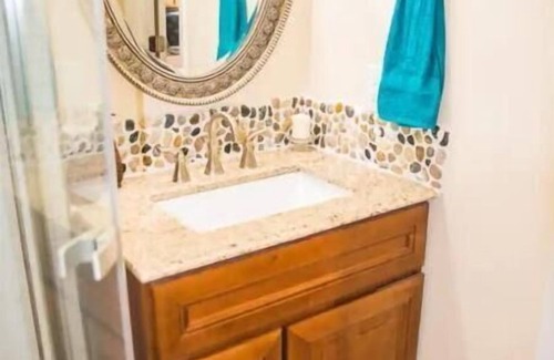 Woodstock Apartment | Private Studio-Kitchenette/ One Guest Only.