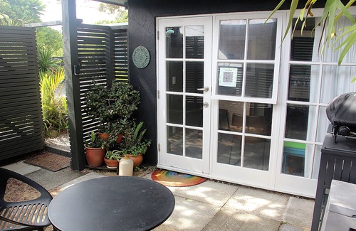 Raumati South Apartment | Private studio near the sea-1 minute walk to the beach