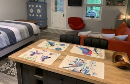Ypsilanti Apartment | Private studio retreat. Walkable neighborhood.