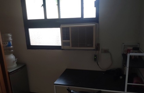 Yonghe Apartment | Private studio type room next to the train
