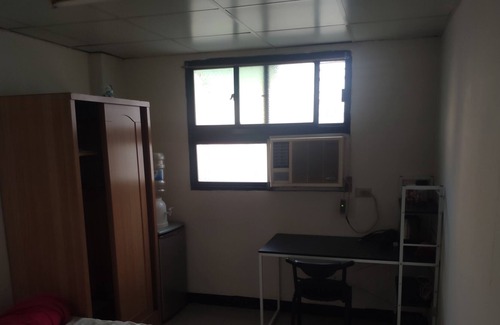 Yonghe Apartment | Private studio type room next to the train