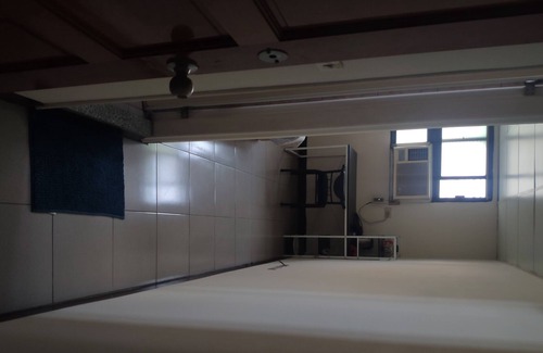 Yonghe Apartment | Private studio type room next to the train