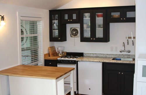 San Luis Obispo Apartment | Private Studio close to Downtown SLO