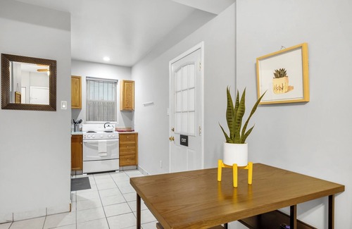 Graduate Hospital Apartment | Private Studio w/Cozy Yard