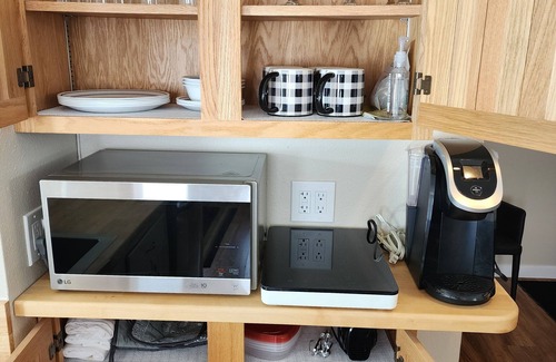 Mount Vernon Apartment | Private Studio with Kitchenette