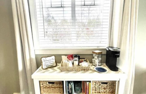 Edmonds Apartment | Private Studio with Seaside Charm! Full Kitchen, Walk to Town!