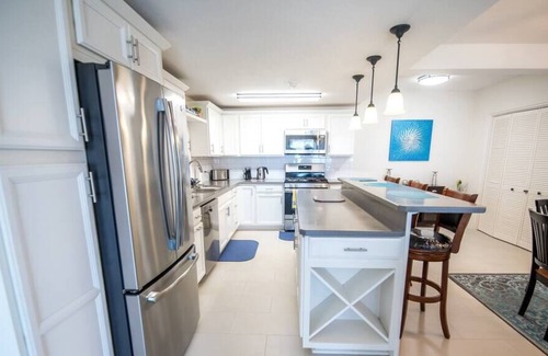 Southampton Apartment | Private & Stunning Large 1 Bed with amazing views