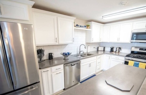 Southampton Apartment | Private & Stunning Large 1 Bed with amazing views