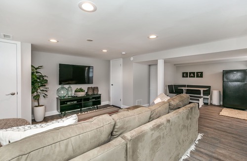Lutherville Timonium Apartment | * Private Suite Full of Style & Comfort *