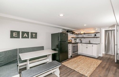 Lutherville Timonium Apartment | * Private Suite Full of Style & Comfort *
