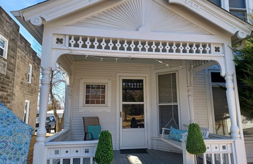 Lincoln Apartment | Private Suite at Sisley Inn-10 Minutes to Downtown!