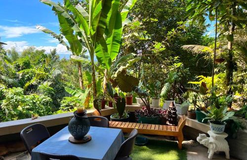 Valencia Bed & Breakfast | Private suite close to pools, hot springs, falls and more!