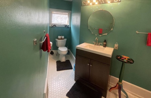 Cleveland House | Private Suite on 2nd floor in Lovely Home