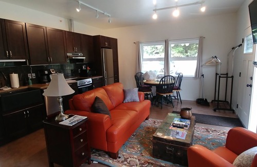 Gibsons Apartment | private suite on a hobby farm