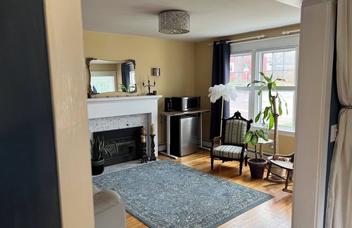 Charlottetown House | Private suite short walk to downtown
