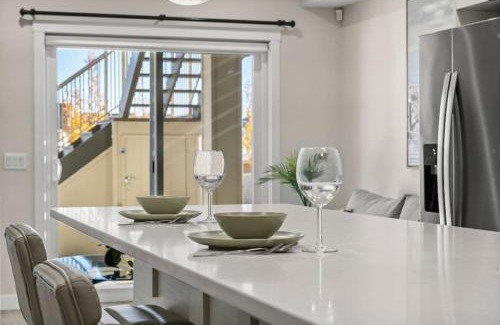 Sage Hill Apartment | Private Suite with Free Banff Pass, Netflix, Patio, Sleeps 4