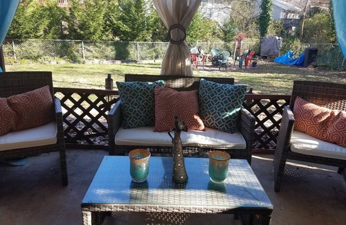 Ashley Oaks House | Private Suite ❤ with Hot Tub & cabin features for a couples retreat in the city!