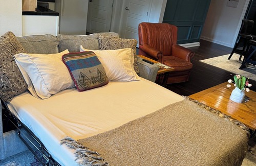 Monument House | Private Suite with Hot Tub - 8 Miles from the Air Force Academy!