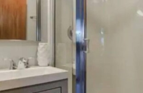 West Bellevue Apartment | Private Suite with own entrance