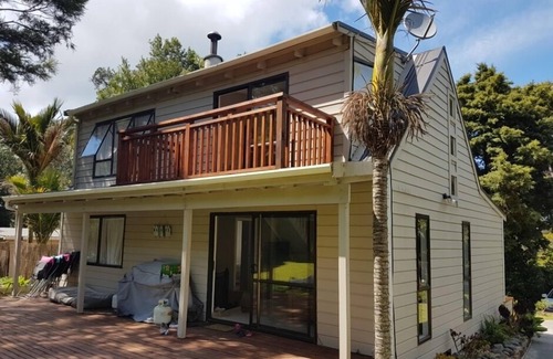 Ostend House | Private, Sunny Waiheke Retreat With A Hot Spa