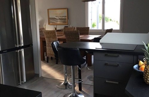 Meschers-sur-Gironde Villa | Private swimming pool, private pétanque court. Fully enclosed grounds.