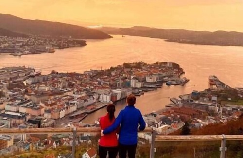 Bergenhus Apartment | Private terrace - 600 meters to Bryggen - Modern