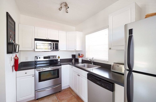 Lauderdale Beach Apartment | Private terrace, beach: 0.2 mile, F.Lauderdale, 2 rooms