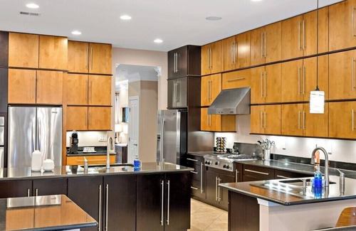 McLean House | Private Theatre | 6 bedrooms | Yoga Room | Luxury