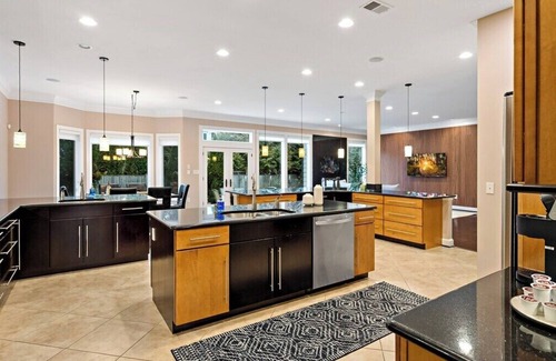 McLean House | Private Theatre | 6 bedrooms | Yoga Room | Luxury