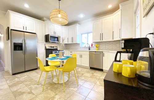 Lindenwood Park House | Private & Tidy Home Near Forest Park & Italian Hill