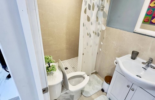 Runnymede House | Private Toronto Guest Room