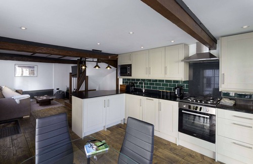 North Walsham House | Private Town Centre Barn Full of original charm. Pet friendly!