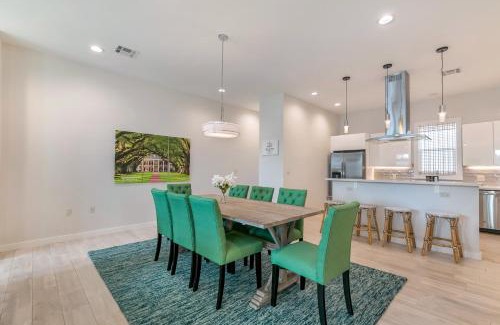 Mid-City House | Private Townhouse in a Secure Location