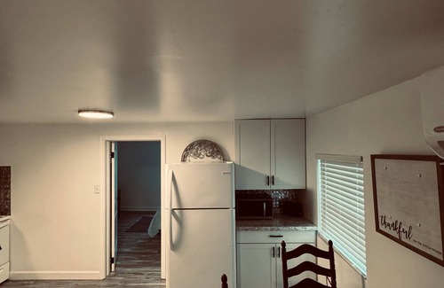 Roanoke Cottage | Private Tranquil Cottage- Close to Hospitals and Pet Friendly!